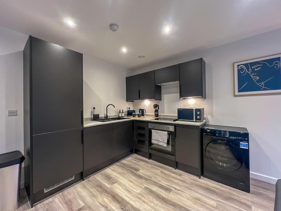 Orange Rentals-High Spec, Midnight Suite, Sleeps 4-Pets Welcome! Liverpool Eksteriør billede